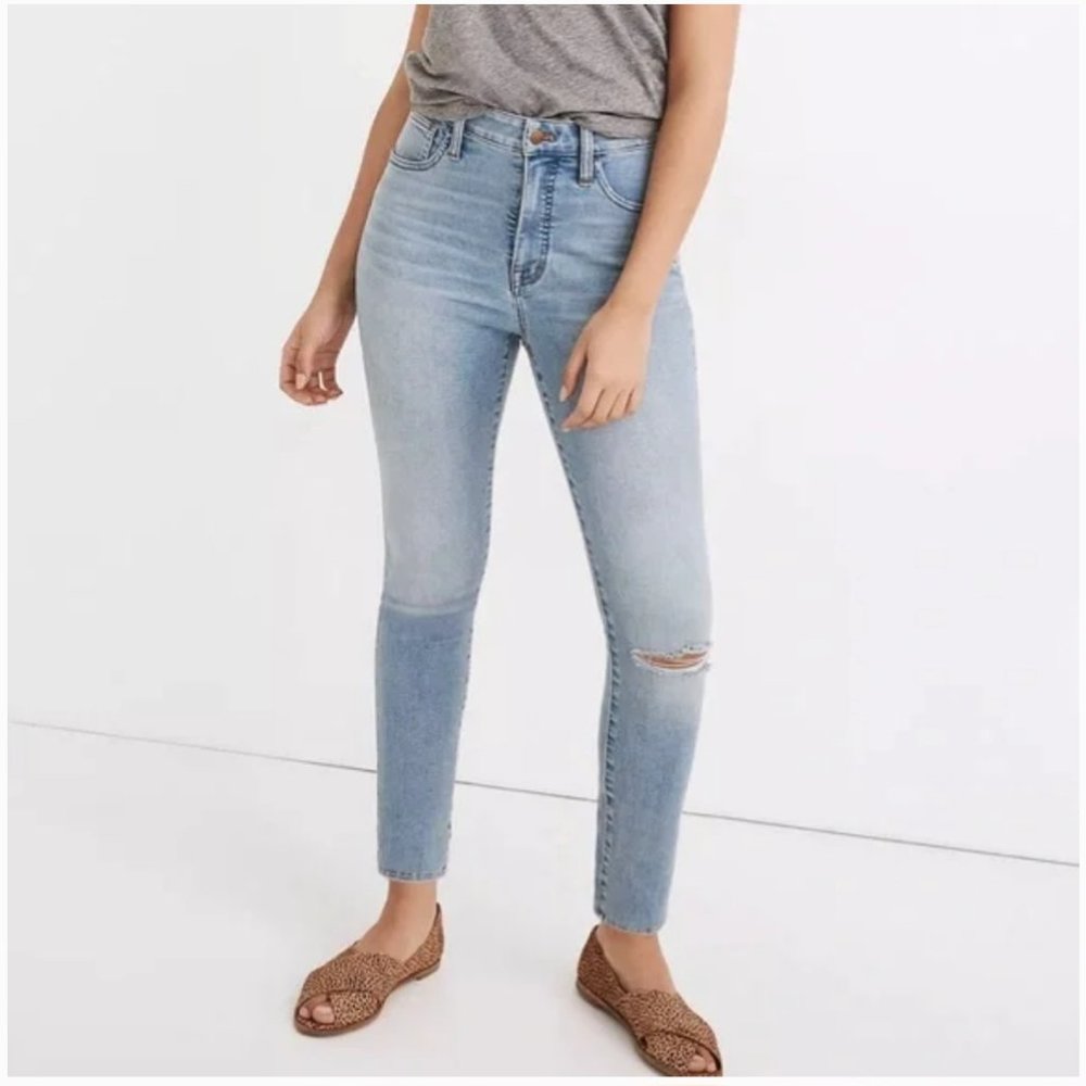 Madewell Curvy Roadtripper Authentic Jeans in Benton Wash: Knee-Rip Edition size